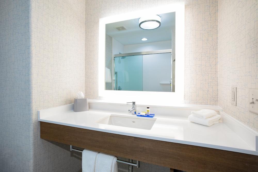 Holiday Inn Express & Suites Phoenix Glendale Dist By Ihg Zewnętrze zdjęcie