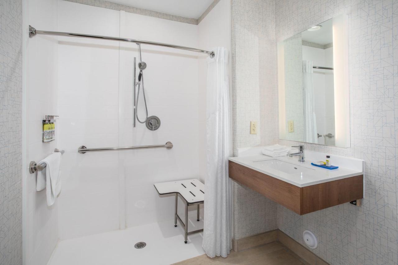 Holiday Inn Express & Suites Phoenix Glendale Dist By Ihg Zewnętrze zdjęcie