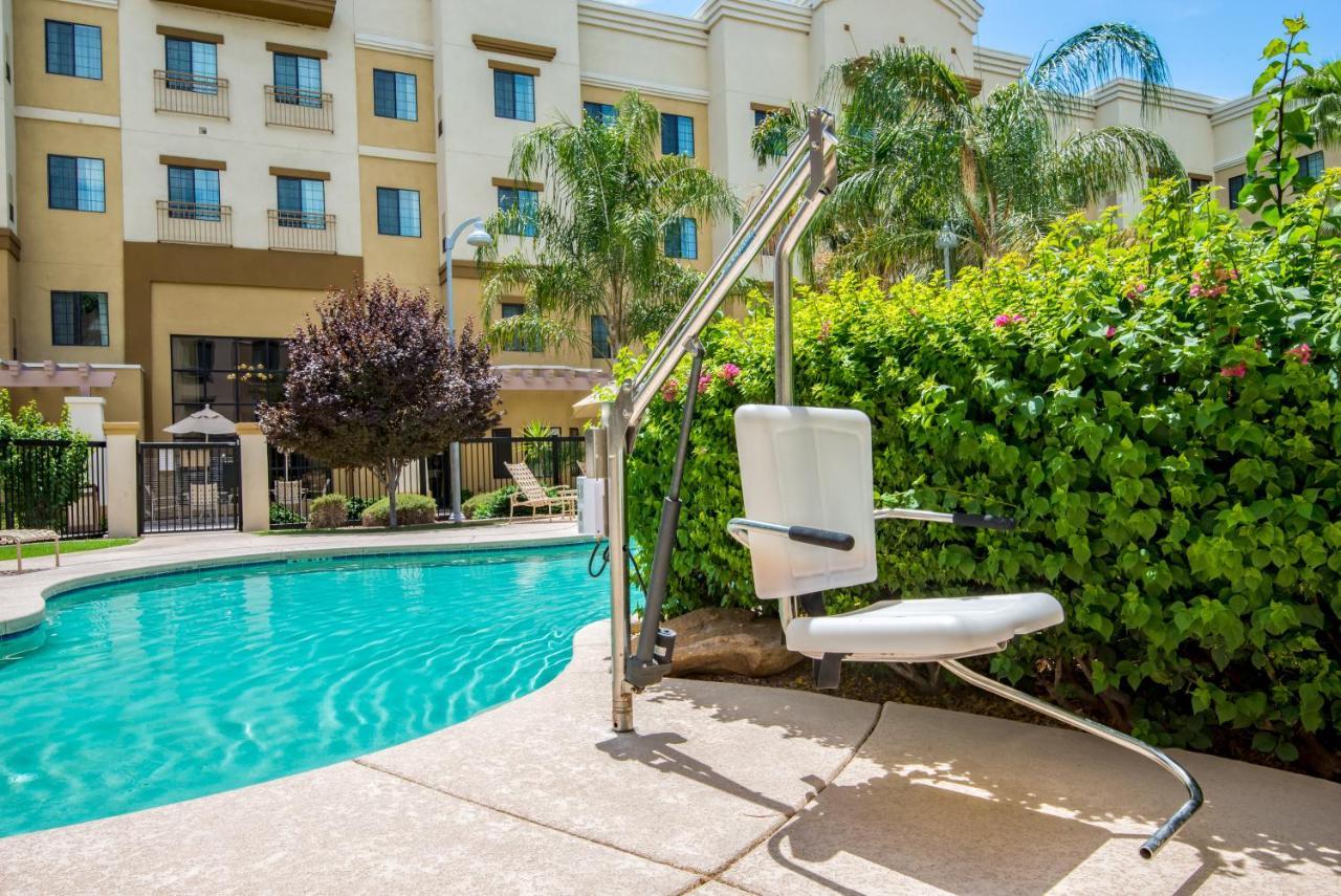 Holiday Inn Express & Suites Phoenix Glendale Dist By Ihg Zewnętrze zdjęcie