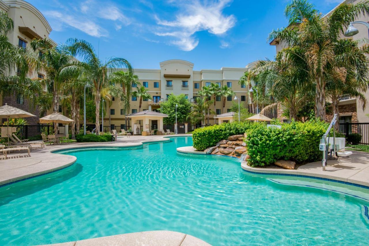 Holiday Inn Express & Suites Phoenix Glendale Dist By Ihg Zewnętrze zdjęcie