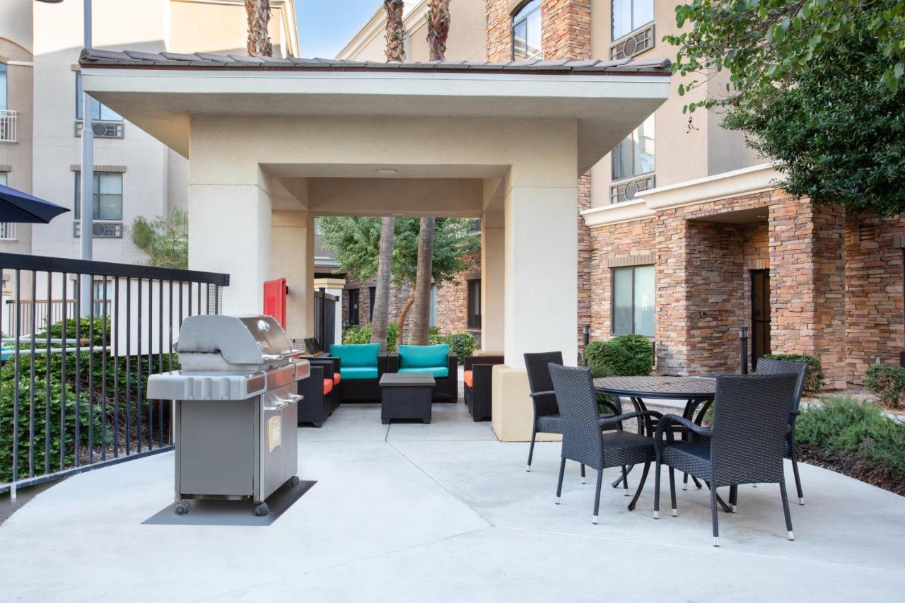 Holiday Inn Express & Suites Phoenix Glendale Dist By Ihg Zewnętrze zdjęcie