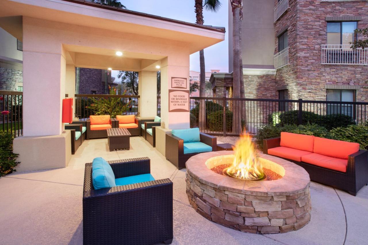 Holiday Inn Express & Suites Phoenix Glendale Dist By Ihg Zewnętrze zdjęcie