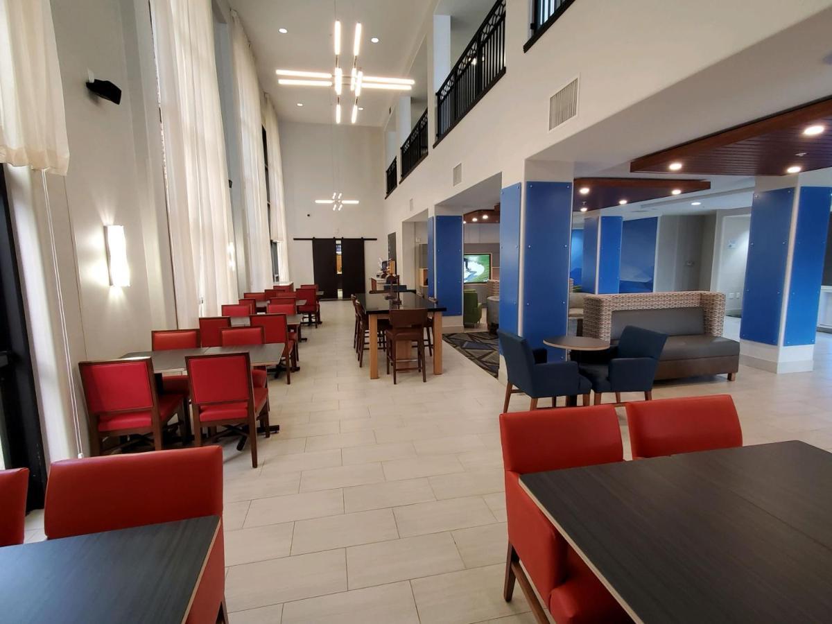 Holiday Inn Express & Suites Phoenix Glendale Dist By Ihg Zewnętrze zdjęcie